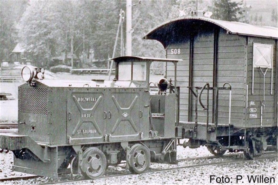 Der «Holzwerk Rieder Schienentraktor» zu Besuch in St. Stephan 