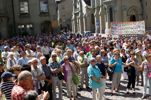 Friedliche Spital-Kundgebung in Bern