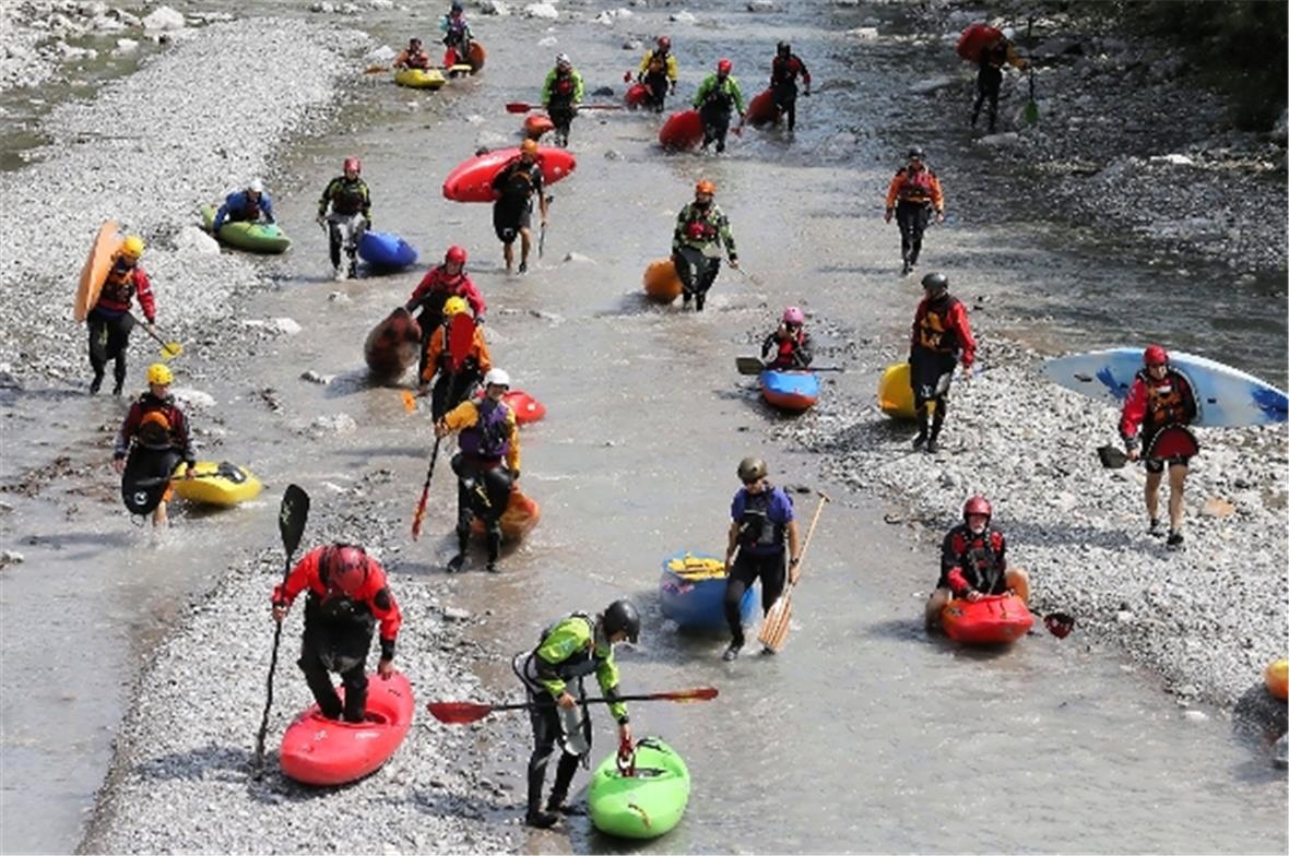 Protest im Restwasser 