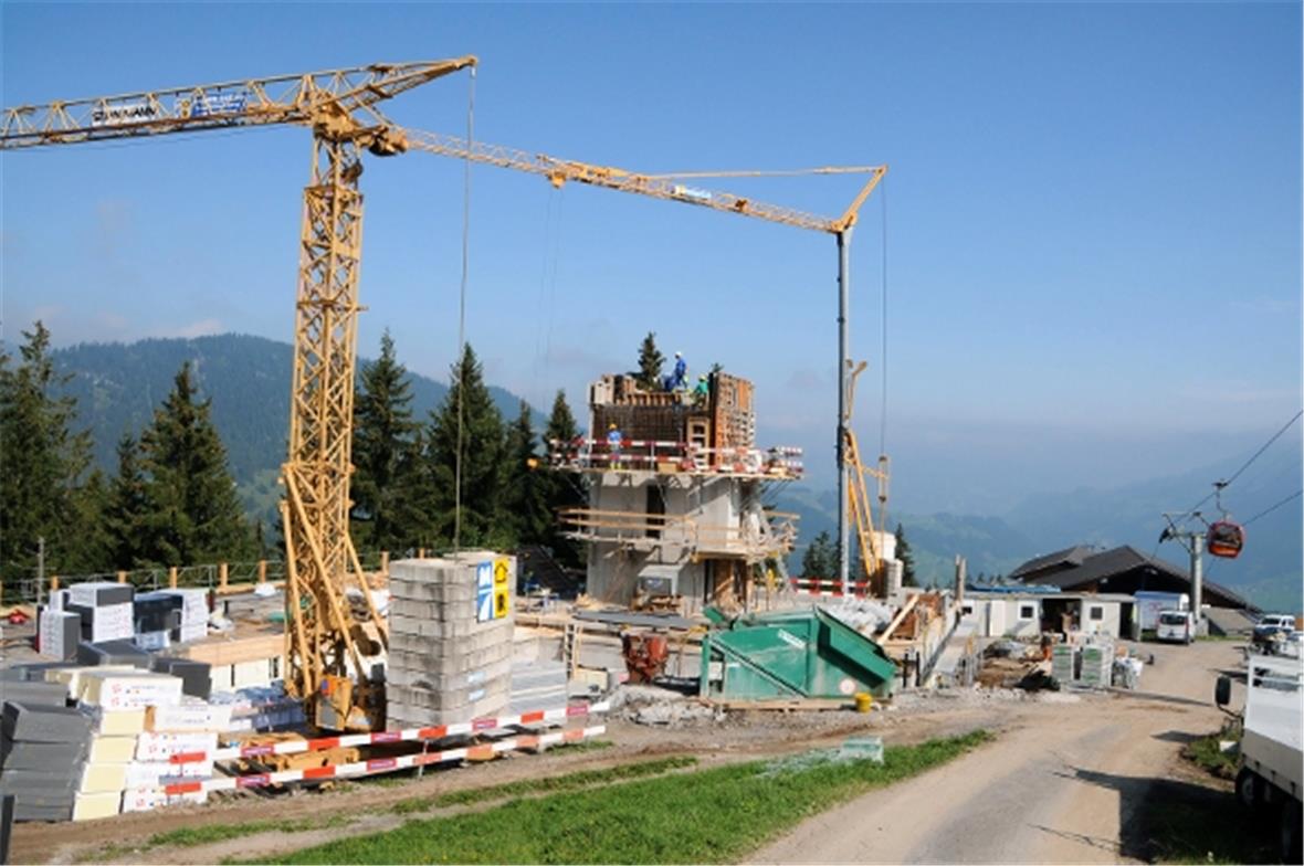 Zum Halbtax-Tarif auf die Baustelle der Hamilton Lodge 