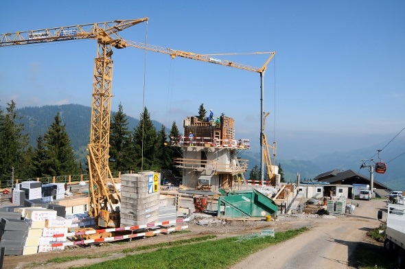 Zum Halbtax-Tarif auf die Baustelle der Hamilton Lodge