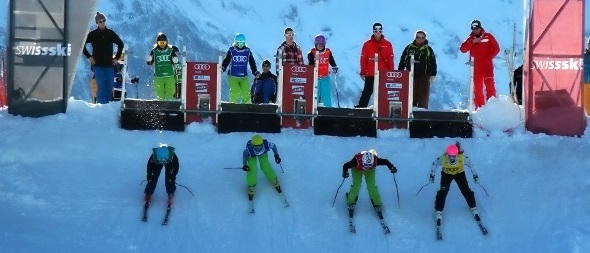 Skiers ready... Attention... Sprung in den Audi Skicross Park an der Lenk