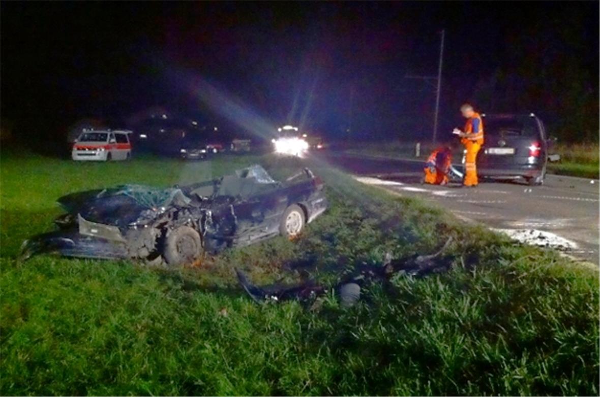 Vier Personen bei Frontalkollision verletzt 