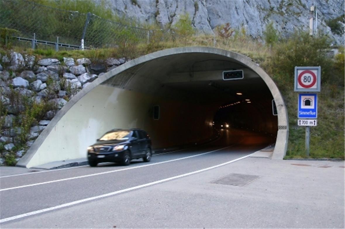 Drei Nachtsperrungen Simmenfluhtunnel A6 