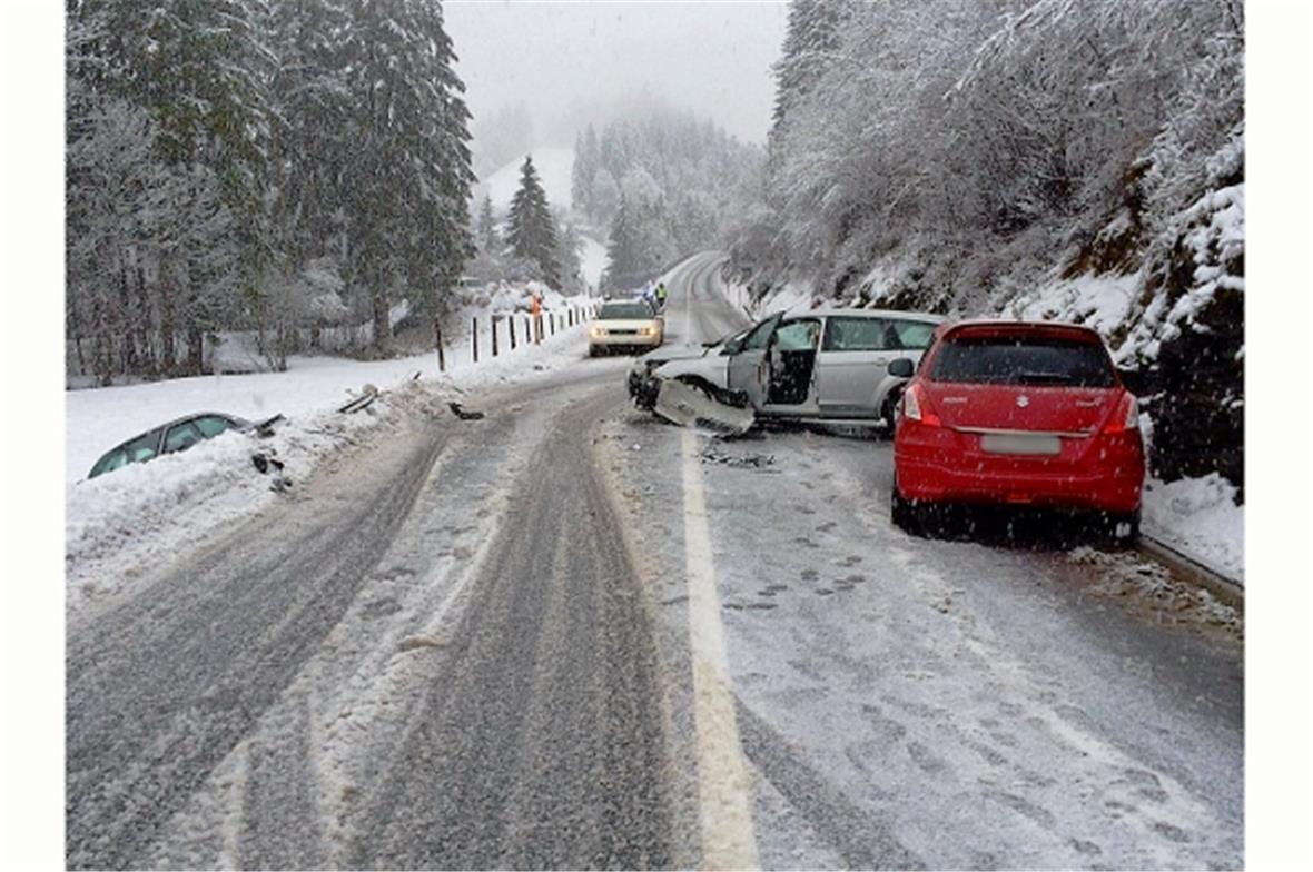 Zwei Verletzte nach Frontalkollision 