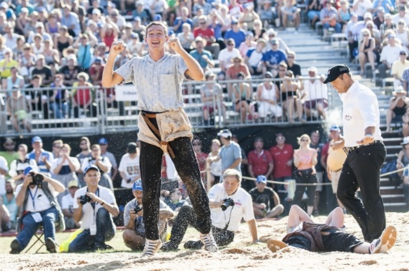 Peter Beer siegt am Eidgenössischen Nachwuchsschwingertag in Aarburg