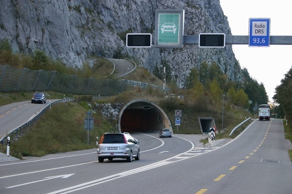 A6 Simmenfluhtunnel drei Wochen lang gesperrt