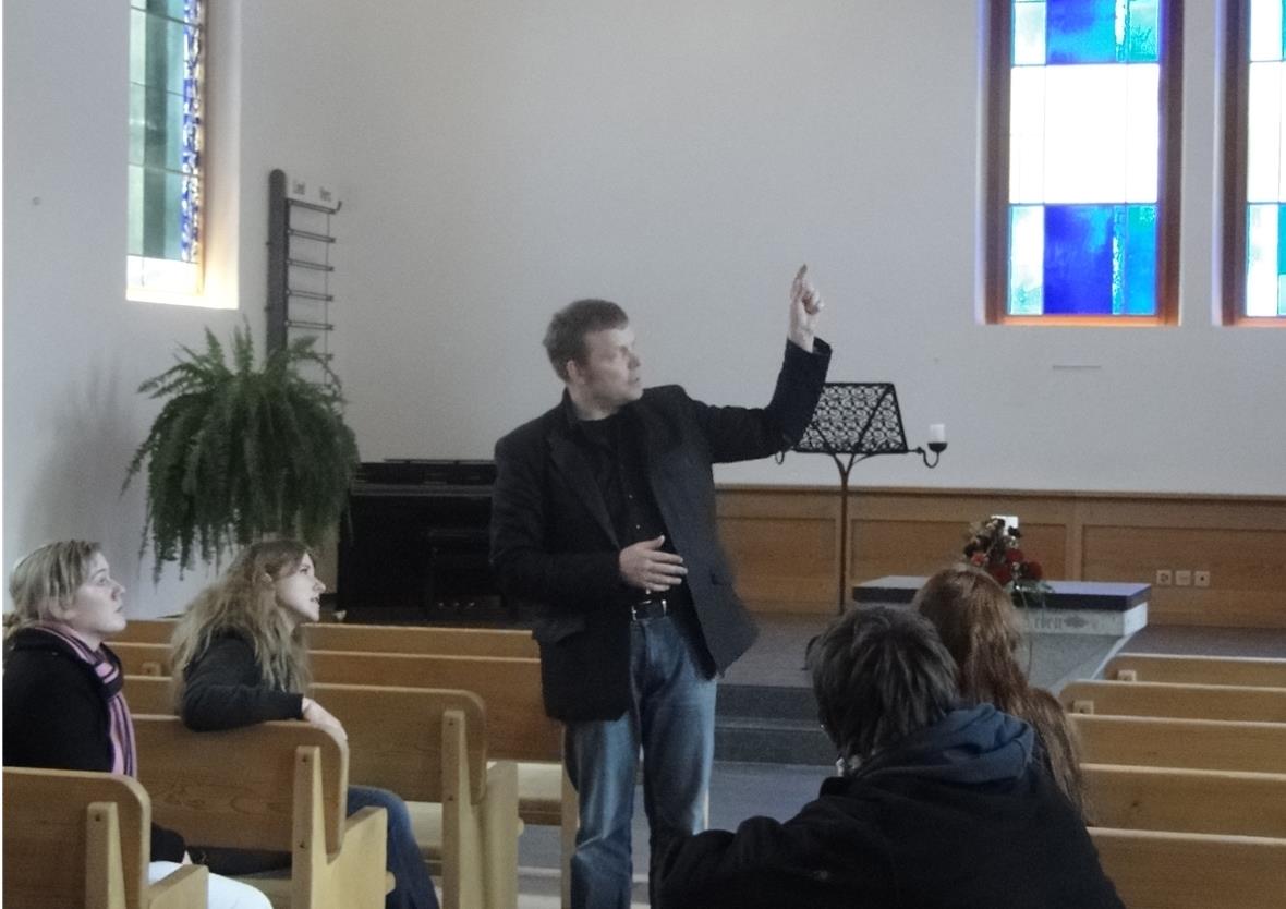 Schulbesuch der Glasmalerklasse 