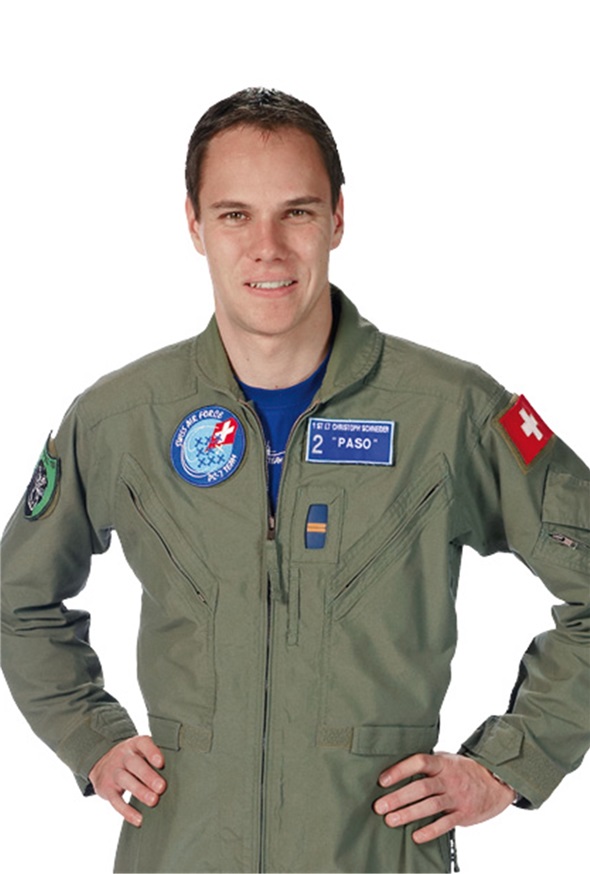 Militärpilot Christoph Schneider ist ins PC-7 TEAM berufen worden