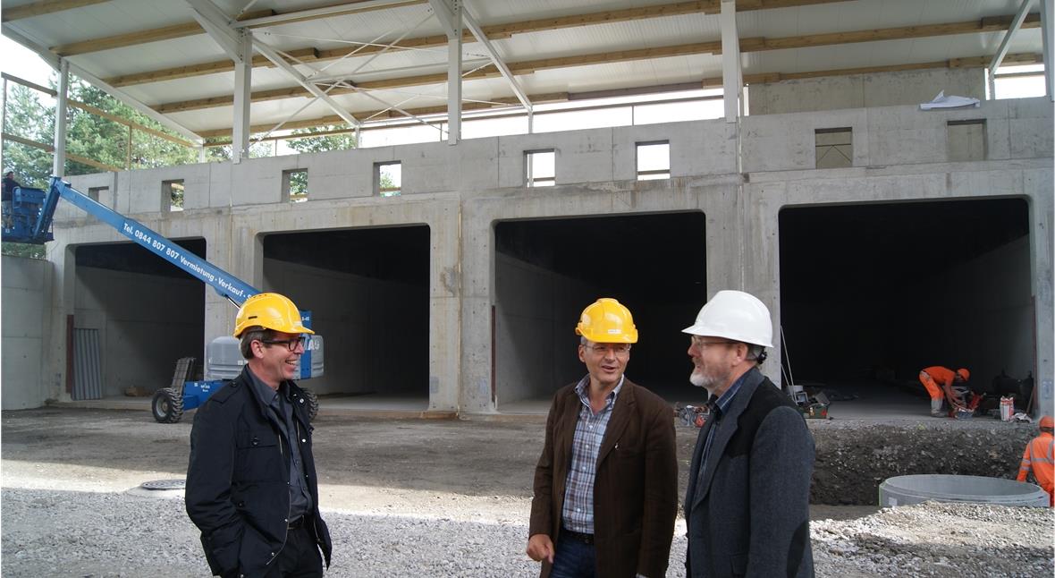 Oberland Energie AG baut Biomassezentrum Oberland Energie AG baut Biomassezentrum