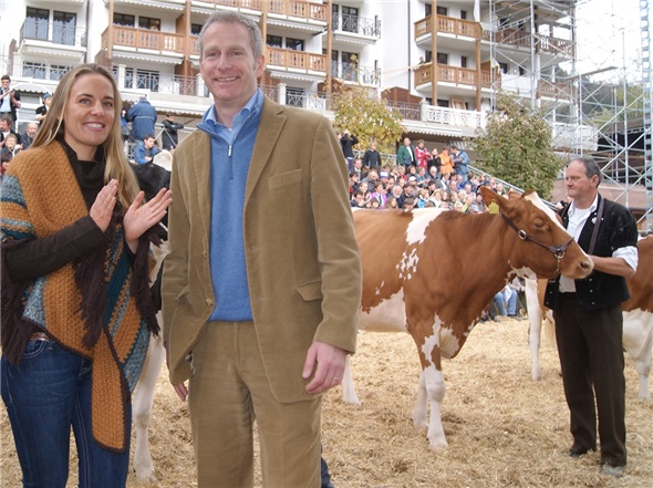 Top-Schau vor dem Top-Hotel