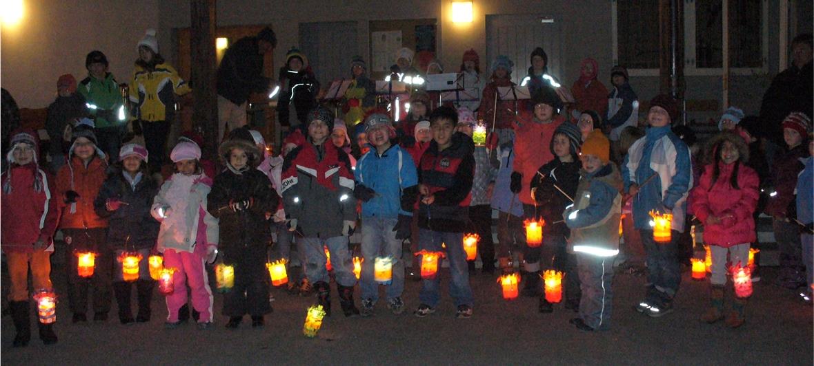 Laternenumzug der Schule St. Stephan Laternenumzug der Schule St. Stephan