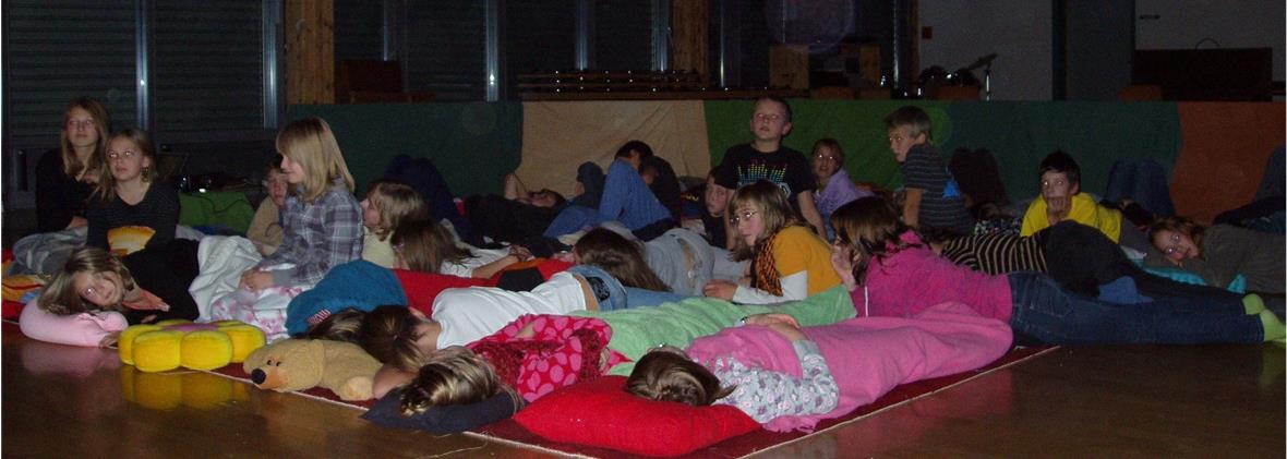 Bibliothek Lenk: «Im Geschichtenwald» Bibliothek Lenk: «Im Geschichtenwald»