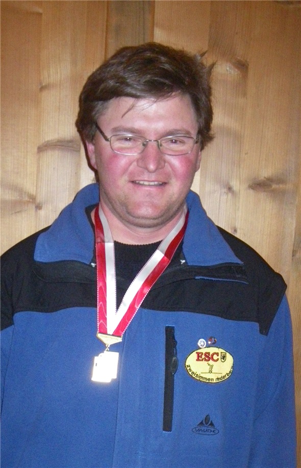 Heinz Knöri ist Schweizermeister im Weitschiessen