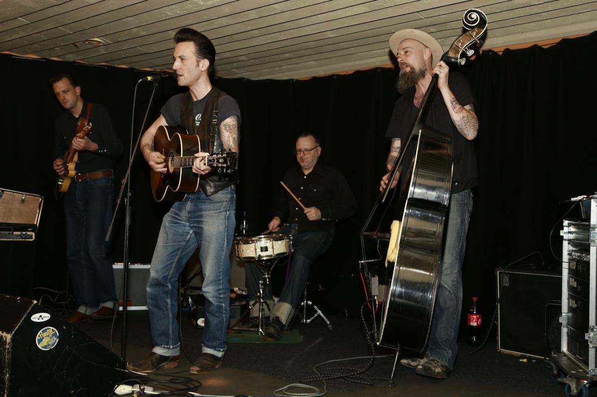 «Johnny Trouble» live im «Hangar the Club» 