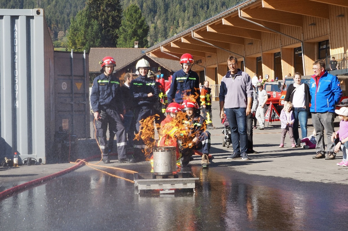 Abwechslungsreiche Vorführungen beim neuen Feuerwehrmagazin 