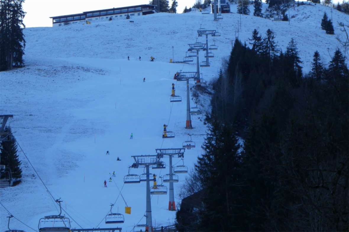 Start des Skibetriebs am Wiriehorn 