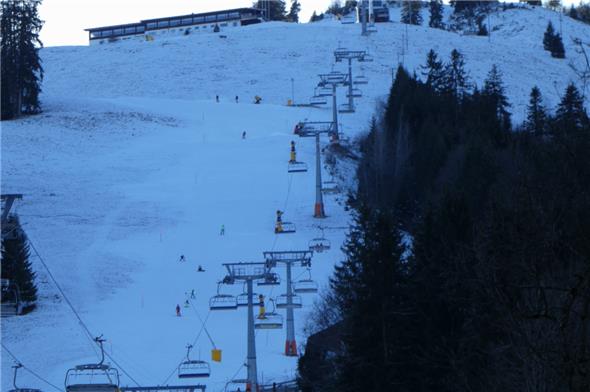 Start des Skibetriebs am Wiriehorn