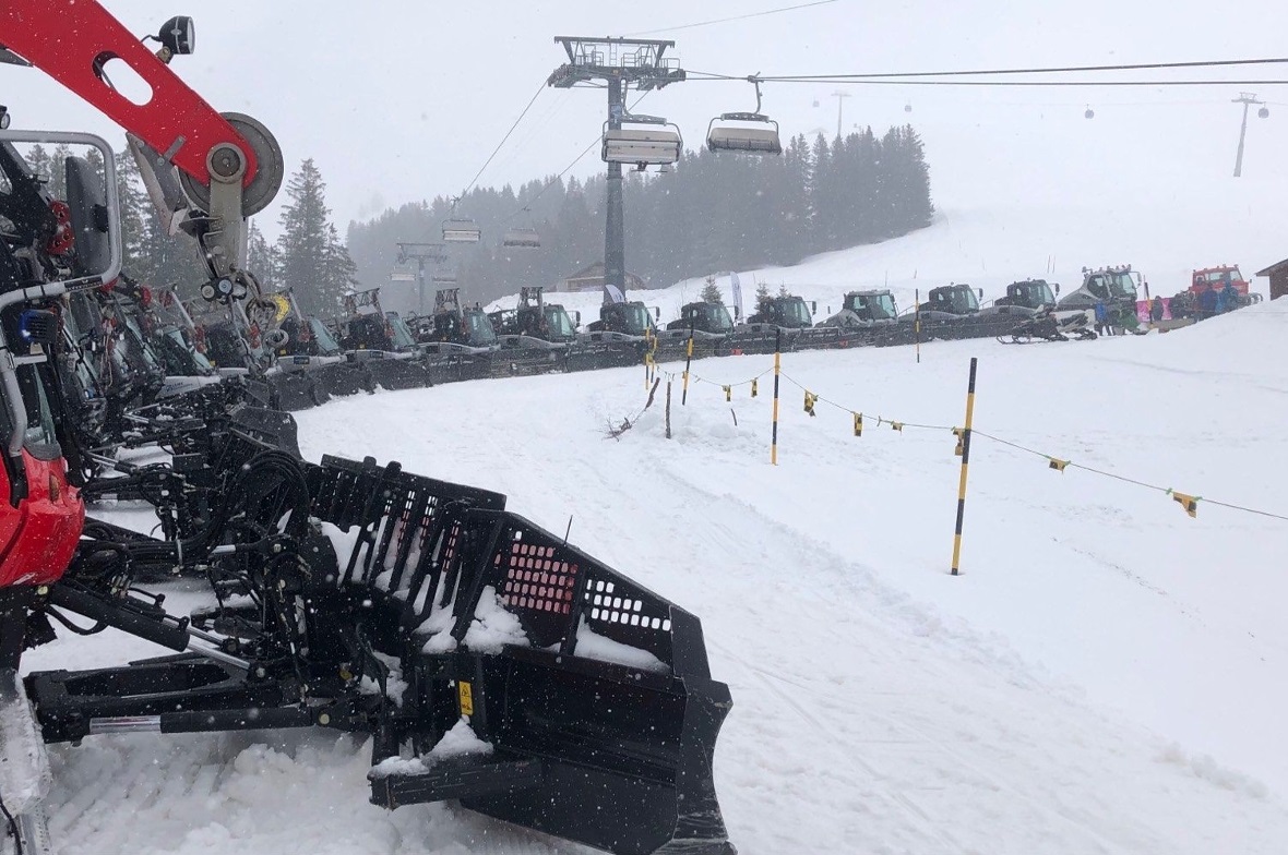 Imposantes Pistenfahrer-Treffen 