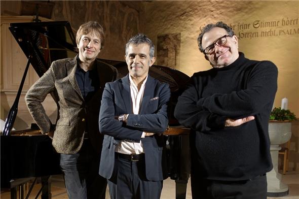 Drei Musiker verzauberten Zweisimmen