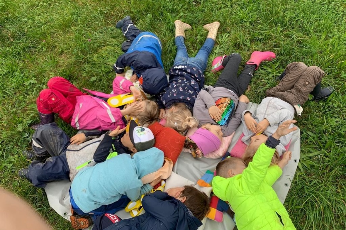 Mit Zuversicht in eine glückliche Zukunft 