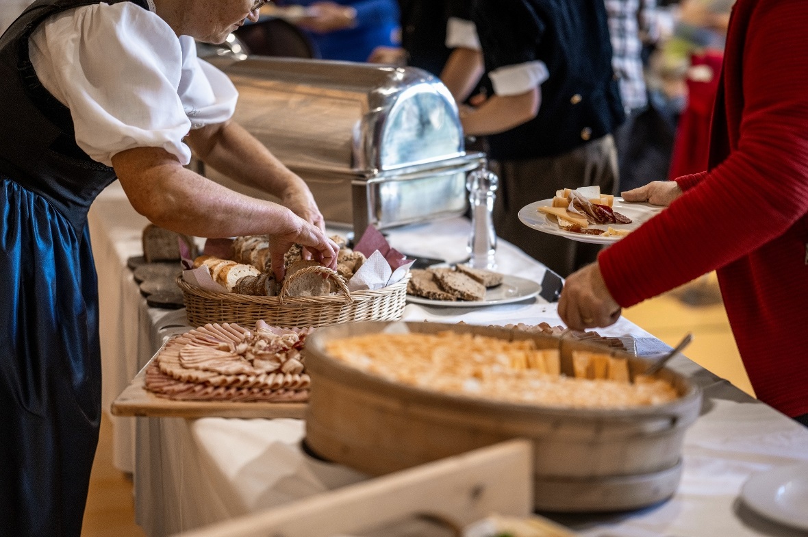 Jodlerbrunch der Jodlergruppe Echo vom Flösch Jodlerbrunch der Jodlergruppe Echo vom Flösch