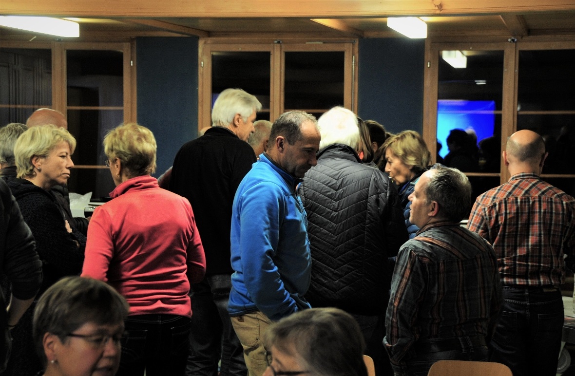 Bis fast an Mitternacht diskutierten die Gäste und Fachleute des Naturparks Diem...