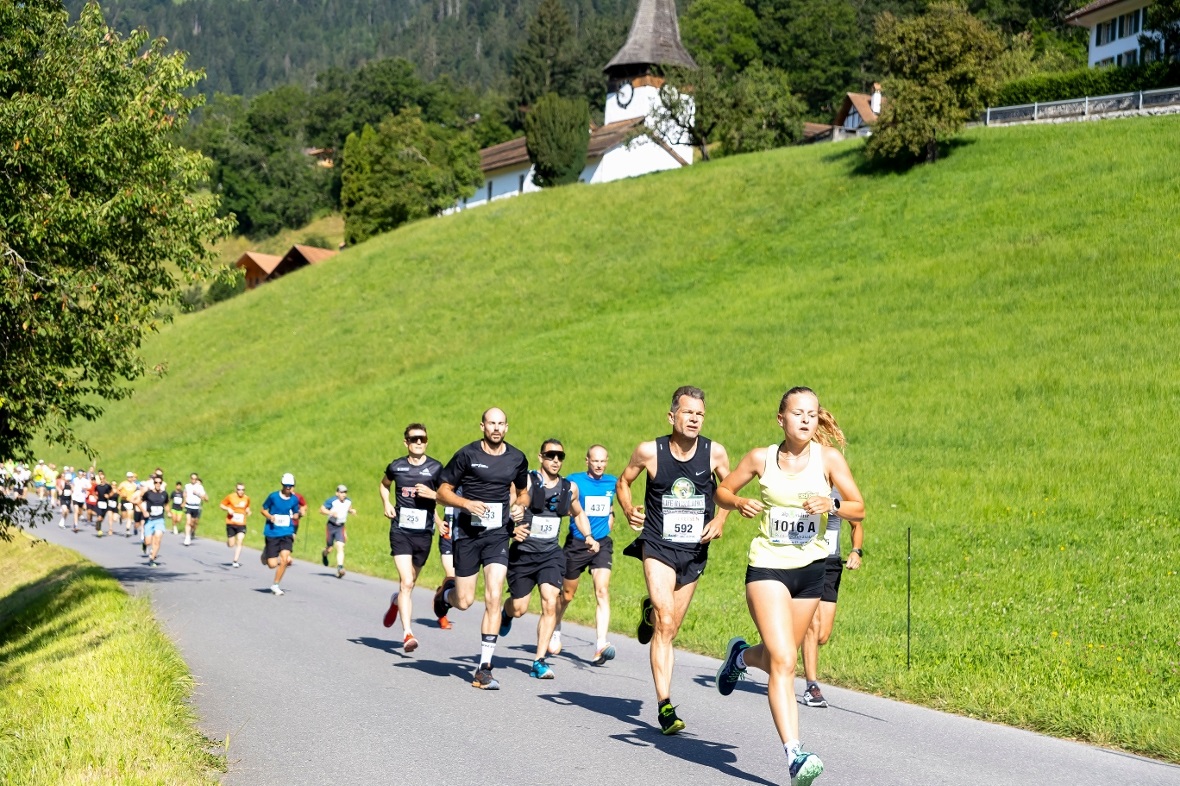 Blatti Aline Oberwil vorne