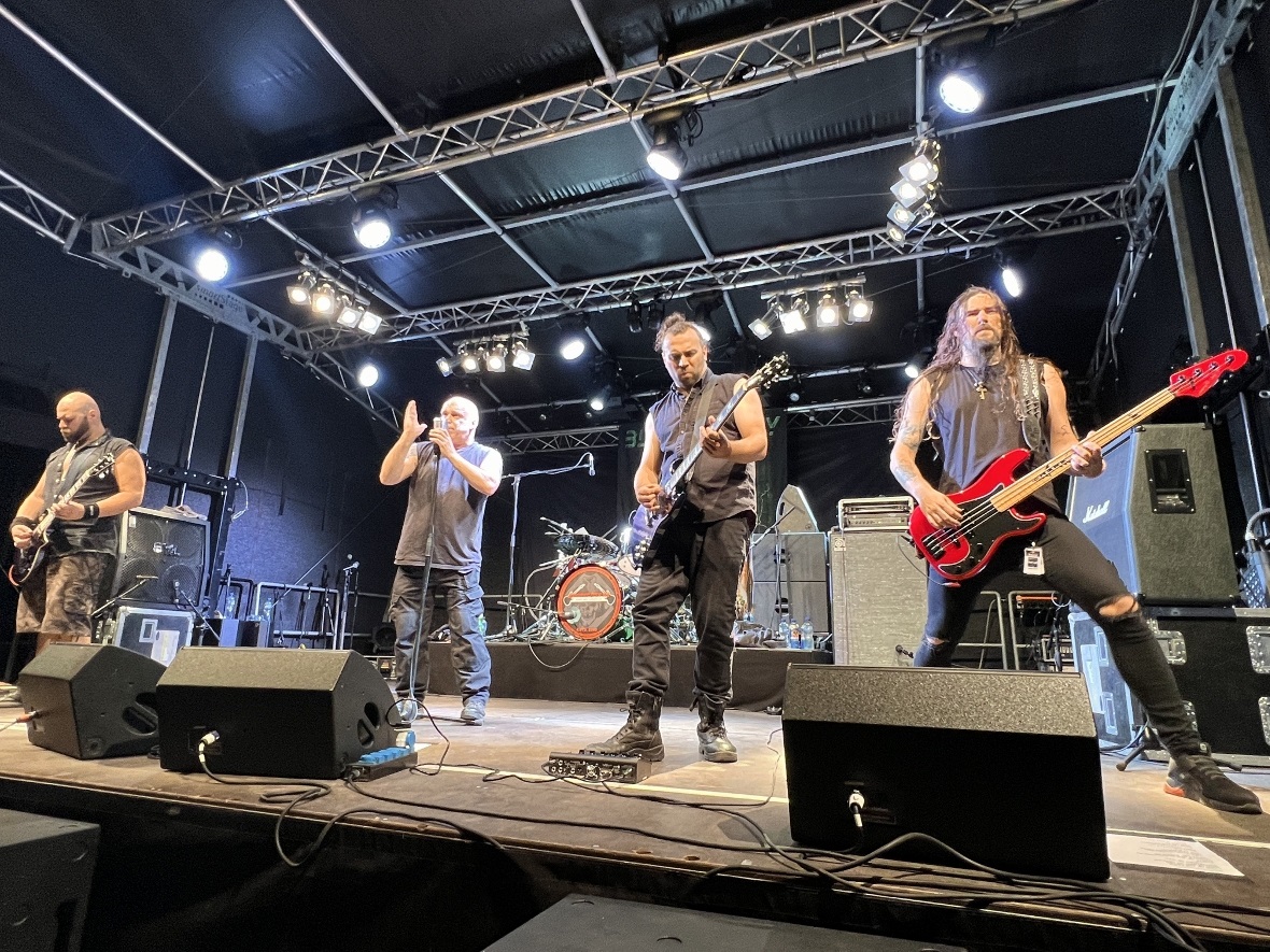 Blaze Bayley ist nach einem Herzinfarkt wieder zurück auf der Bühne.