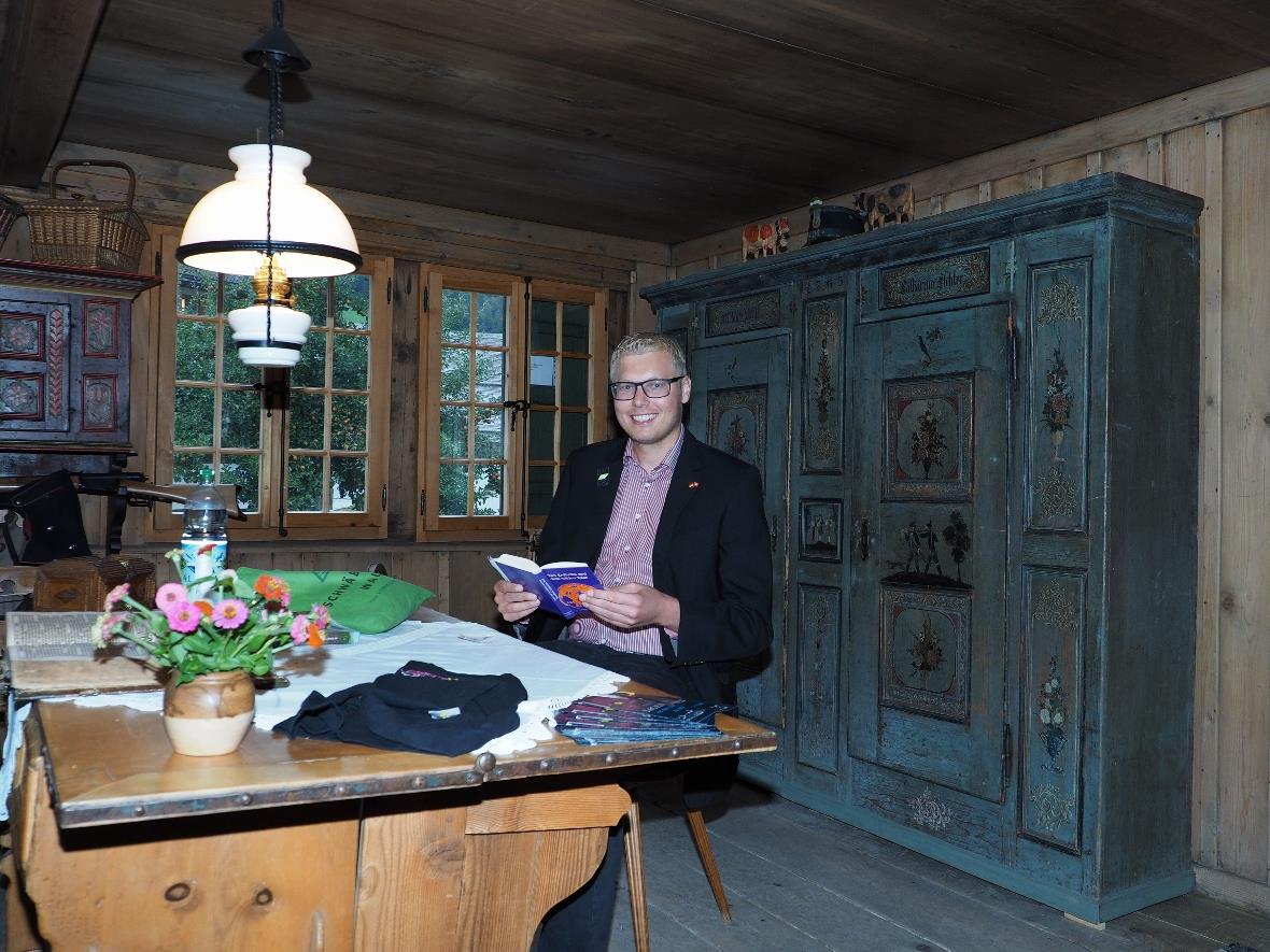 Bürgermeister Daniel Bullinger berichtete über Sagenhaftes aus Zweisimmens Partn...