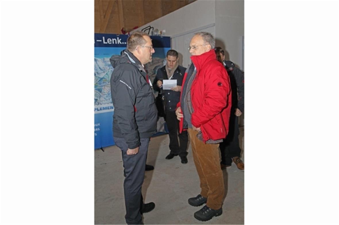 Bundesrat Johann Schneider Ammann mit dem VR Präsidenten Markus Ziörjen.