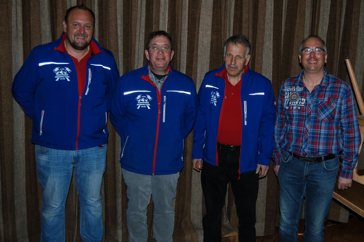 Christian Gehret (neuer Präsident), Stefan Buchs (abtretender Präsident), Alfred Feuz (abtretender Kassier), Matthias Meyer (neuer Kassier).