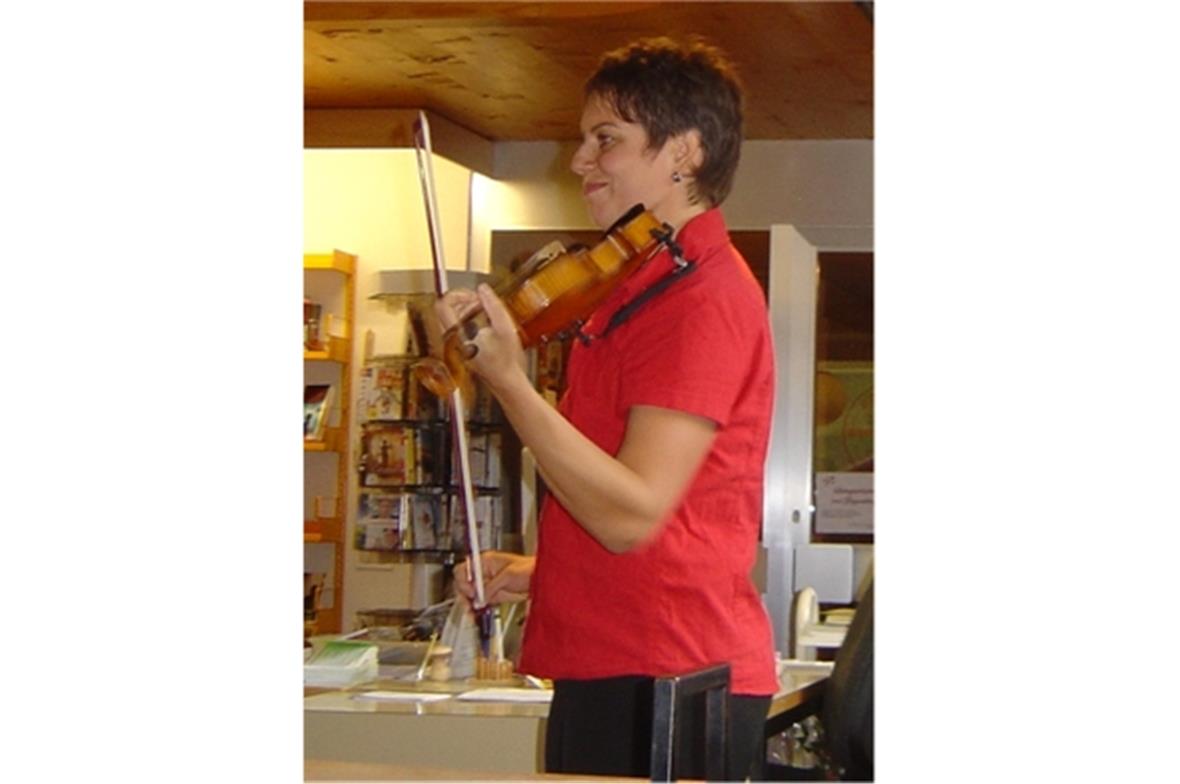 Christina Bittig-Kunz an der Geige.