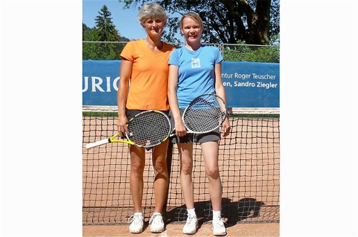 Clubmeisterin Damen-Einzel Denise Hunziker, Lenk; Finalistin Beatrice Schletti-A...