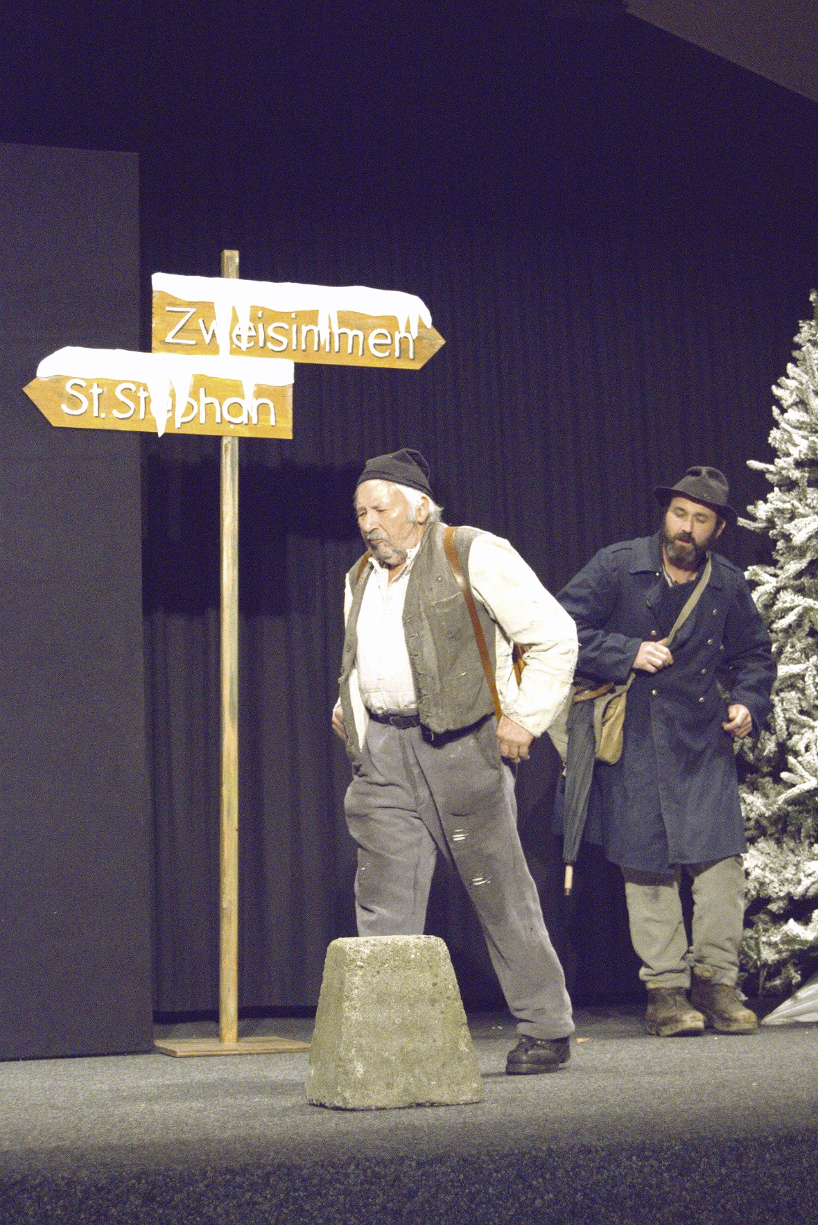 Da ist die Welt noch in Ordnung. Korber Frydig (Sami Schenk) und sein Freund, de...