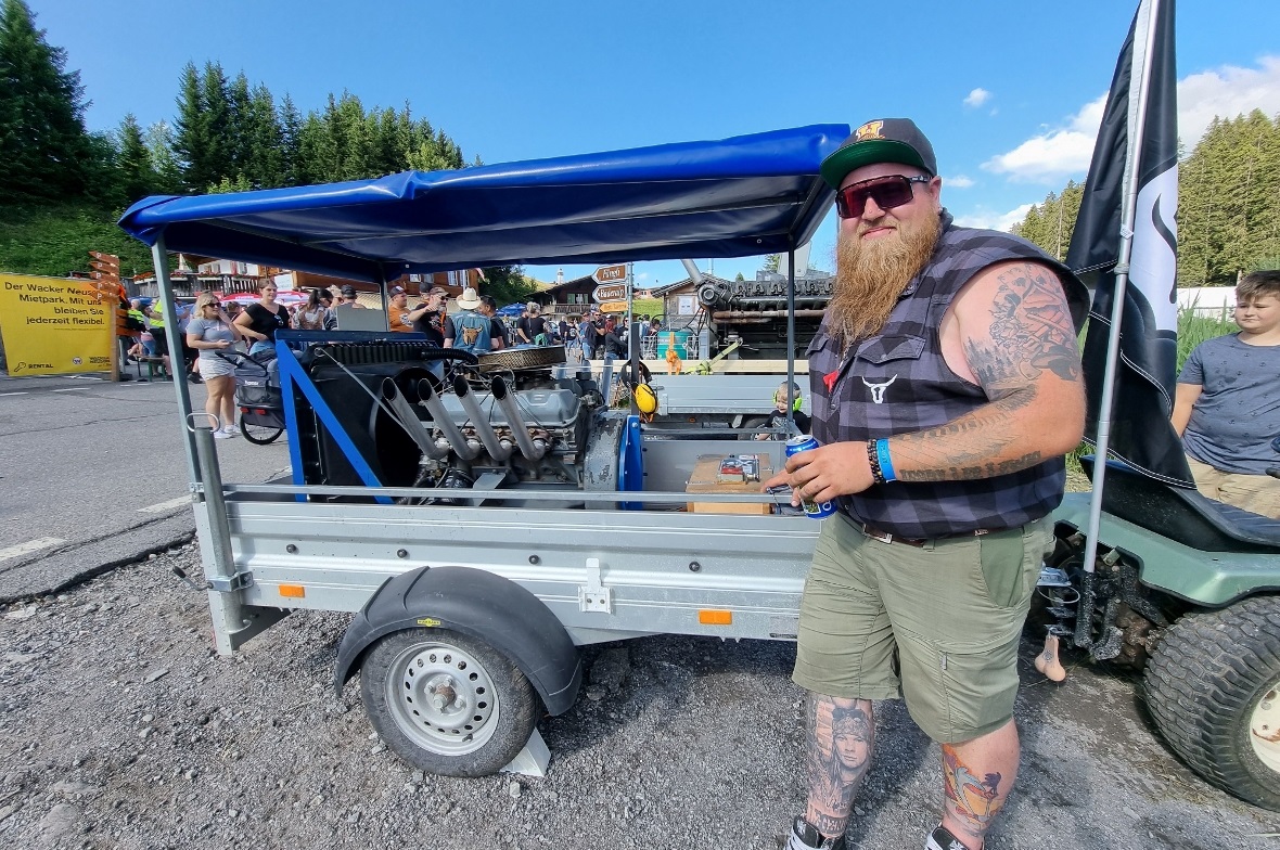 Dänu aus Stocken erzeugte Lärm mit dem Seilbahnen Notstromaggregat.