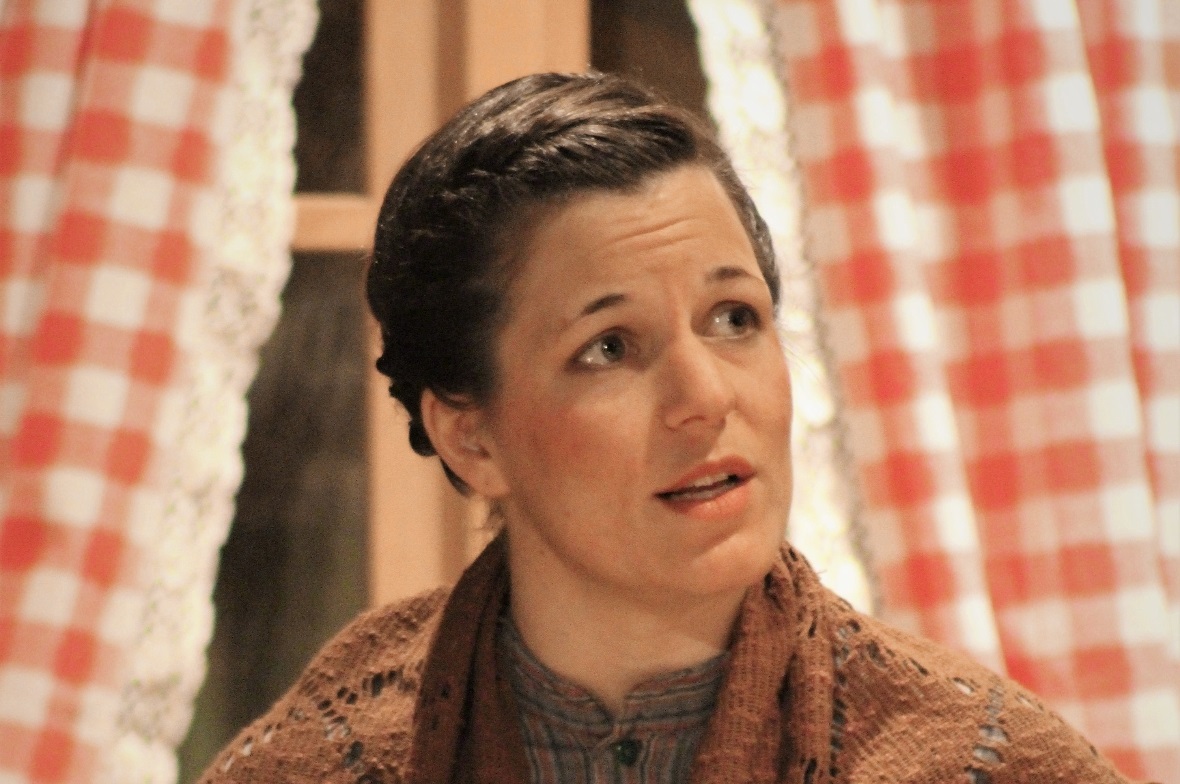 Damaris Lehnherr als das Patenkind Bäbele.