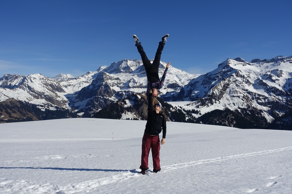 Danica Wagner ist mit ihrem Partner Adrian selbst begeisterte Akrobatin und orga...