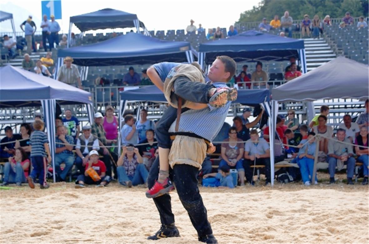 Daniel Burkhalter hatte gegen die beiden Wenger-Zwillinge anzutreten. Beide Brüd...