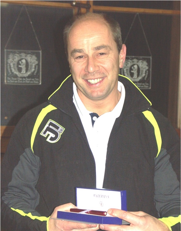 Daniel Dumont wurde zum Ehrenmitglied im TV Zweisimmen ernannt.