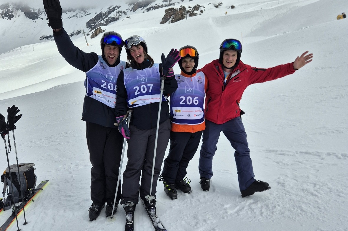 Daniel Zeller, Damaris Poschung, Alain Gerber und ihr Delegation Liaison Mitarbe...
