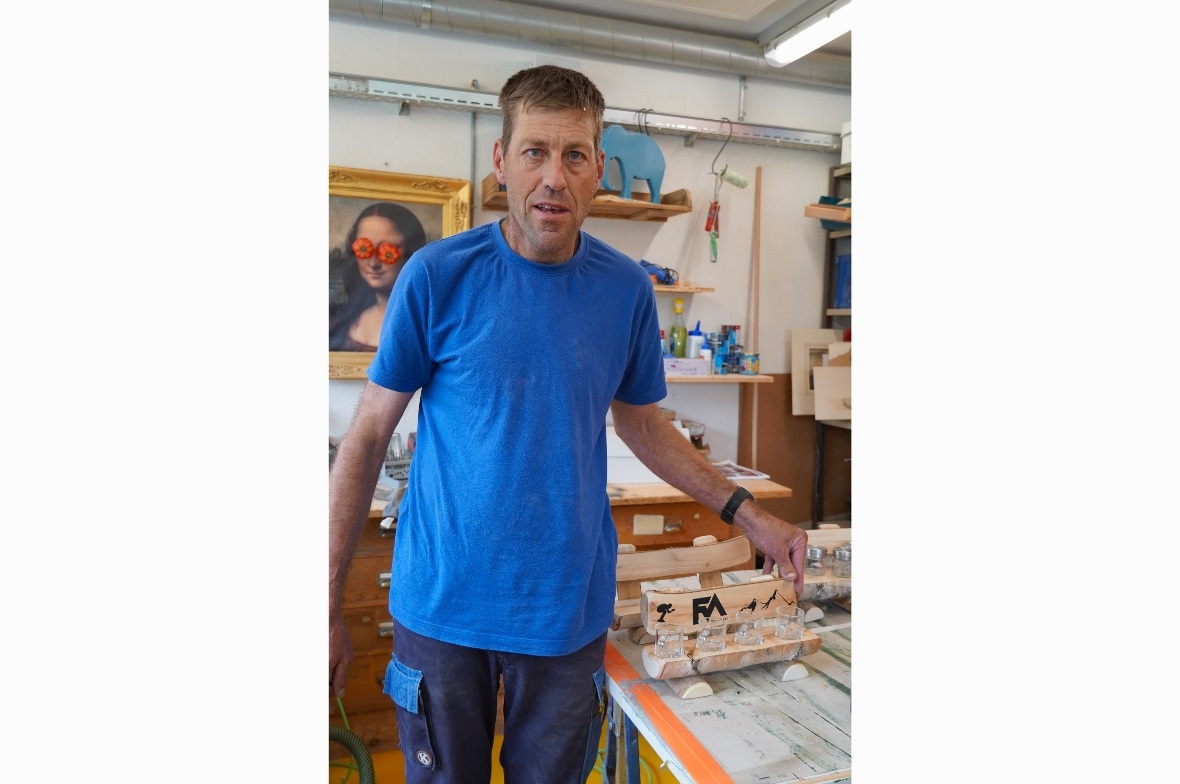 Daniel Zeller präsentierte das Franjo-Bänkli.