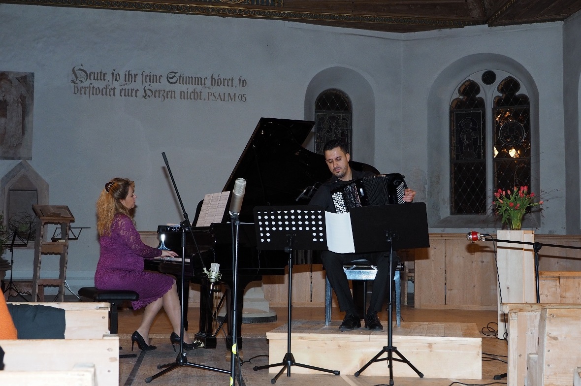 Daniela und Gyorgi Spasov gingen mit dem Publikum bereits seit dem ersten Stück auf eine musikalische Reise.