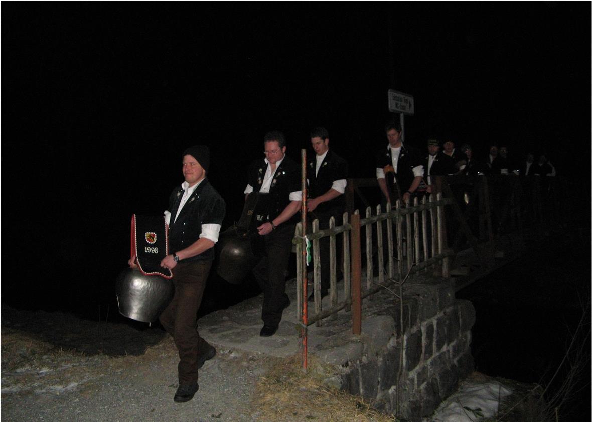 Darbietung einheimischer Treichler.