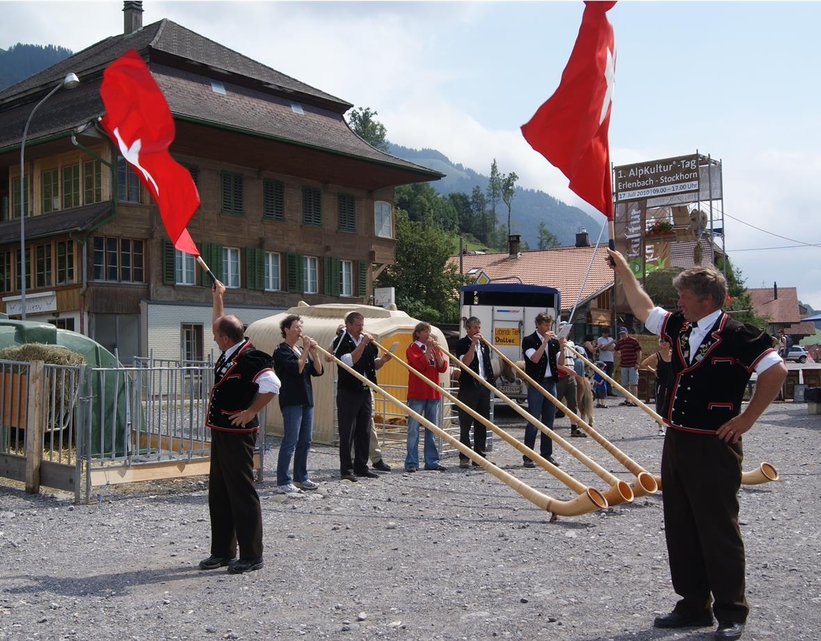 Darbietungen von Jodlern, Alphornbläsern, Treichlern und Ländlermusikanten sorgten am ersten Alpkulturtag für Stimmung