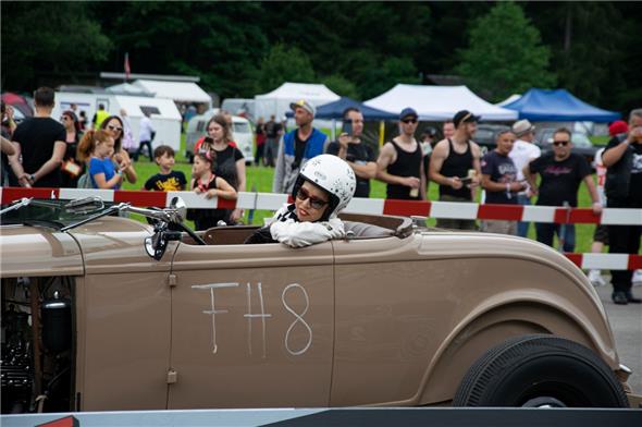 Das 1 / 8-Mile-Rennen über die Start- und Landebahn des Flugplatzes stellte Fahrzeuge und Lenker auch in diesem Jahr vor einige Herausforderungen – doch der Spass stand im Vordergrund.