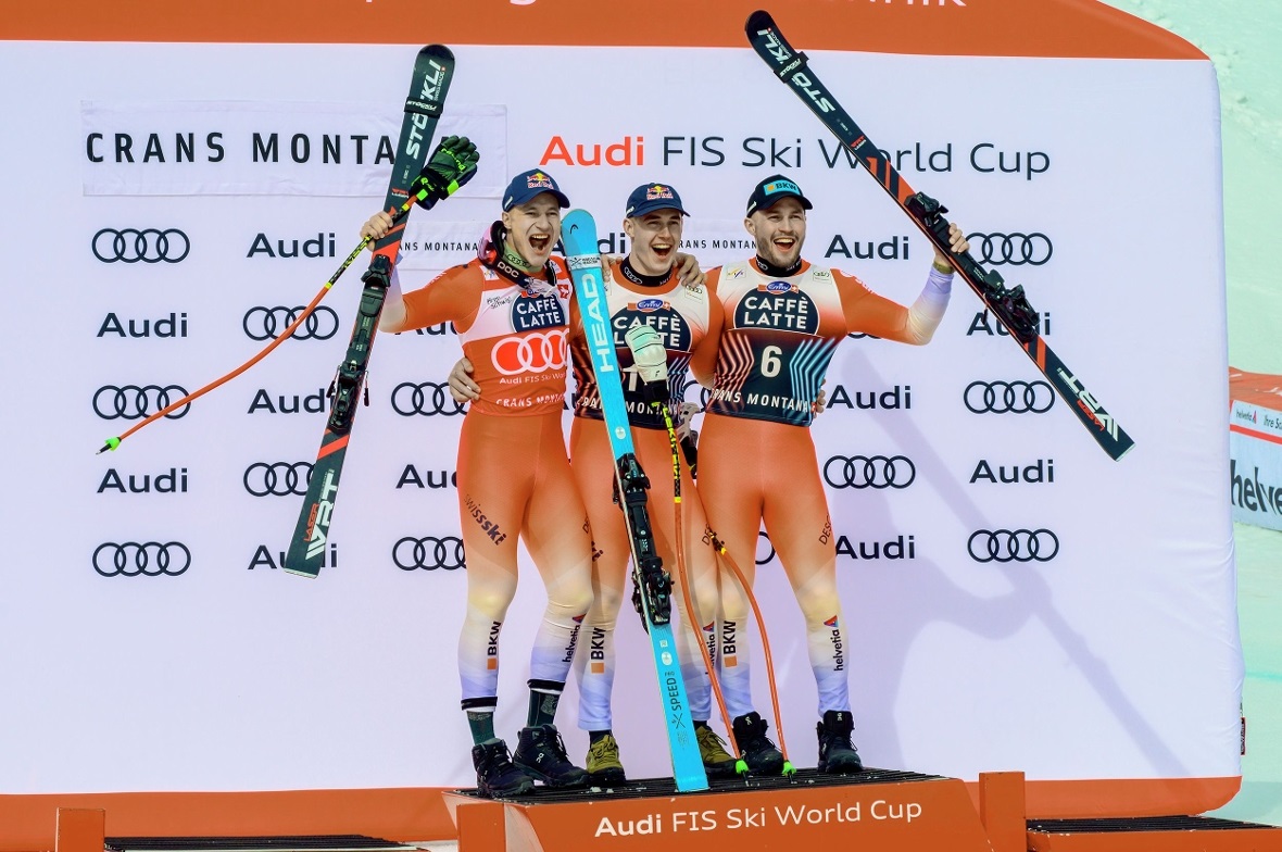 Franjo von Allmen bestätigte seinen WM-Titel eindrücklich Das Abfahrts-Podest im Wallis fest in Schweizer Hand: Franjo von Allmen siegte vor Marco Odermatt und Alexis Monney.