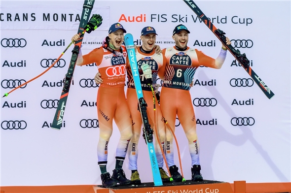 Das Abfahrts-Podest im Wallis fest in Schweizer Hand: Franjo von Allmen siegte vor Marco Odermatt und Alexis Monney.