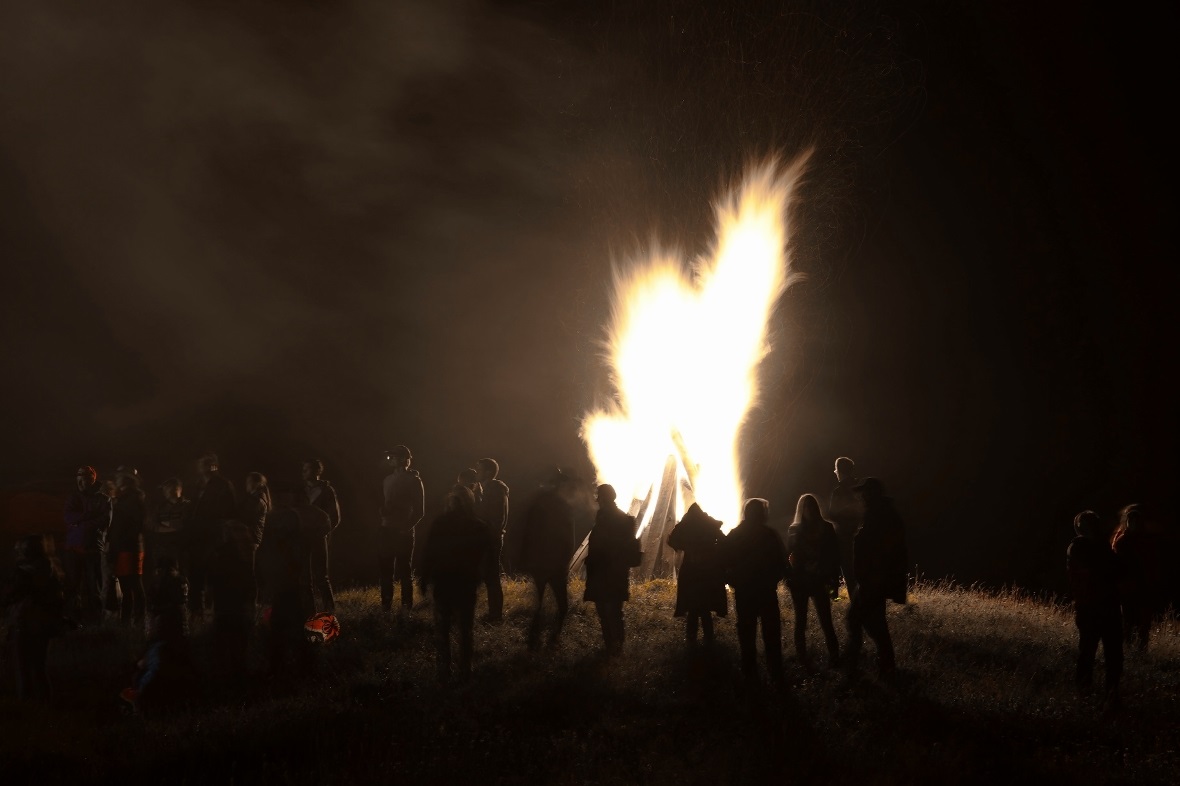Das August-Feuer auf dem Jaunpass.