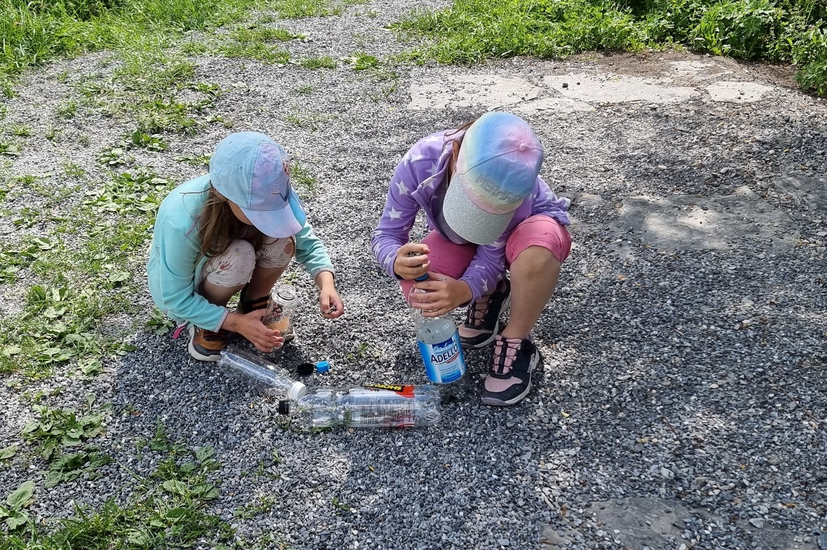 Das Befüllen der PET-Flaschen machte Spass.